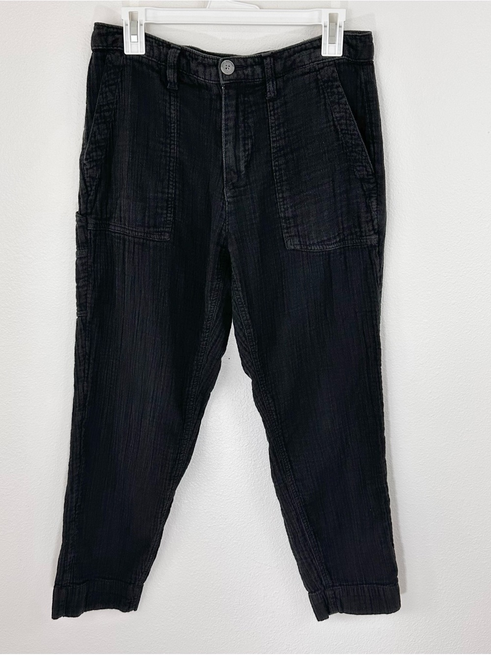 Old Navy Slouchy Tapered Black Textured Cotton Cropped Pants Size 6
